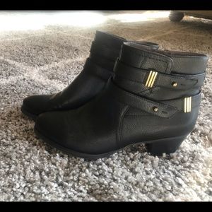 Black Booties- worm once size 9.5